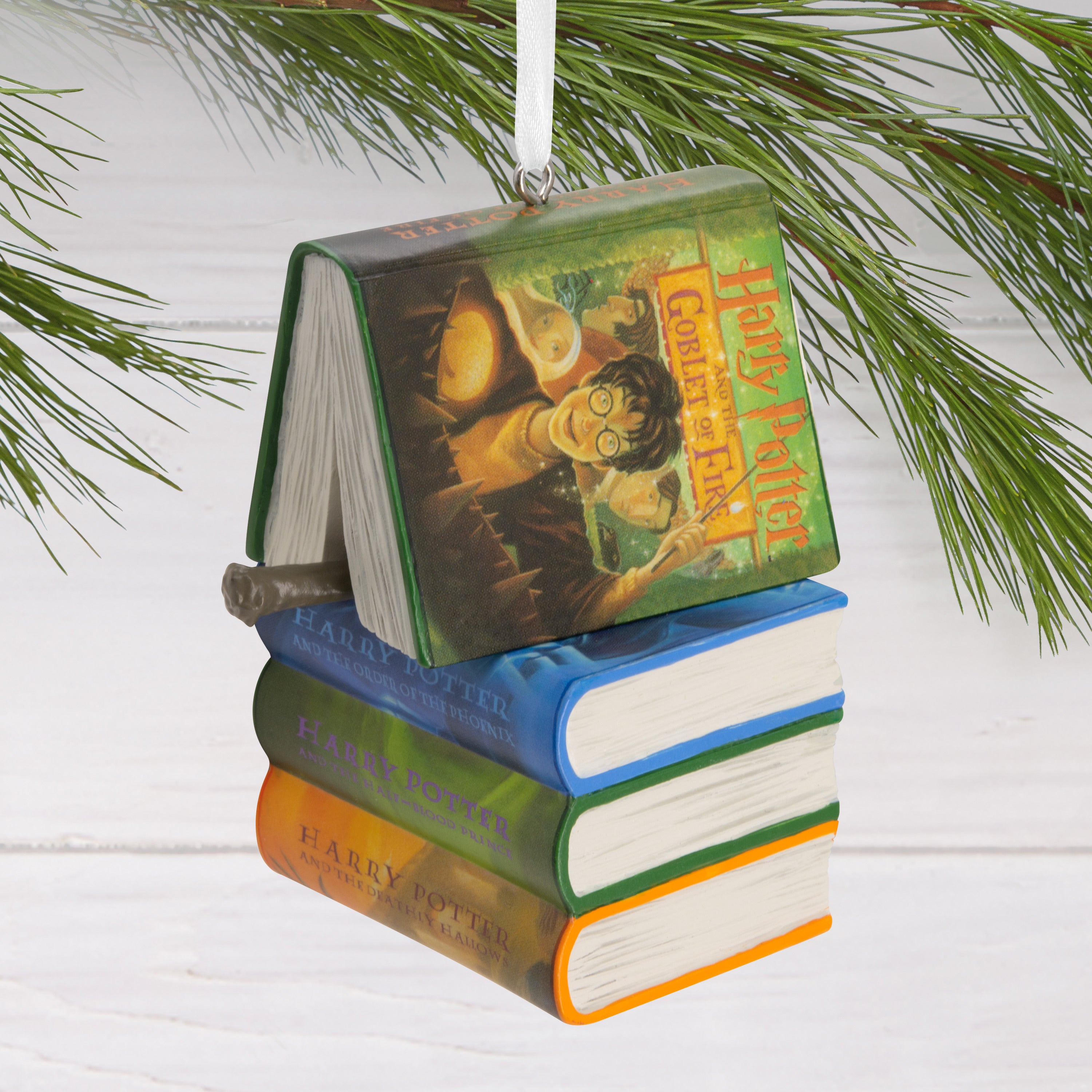 Hallmark Book Stack Collectable Harry Potter™ - Book Stack and Wand Ornament – Hallmark